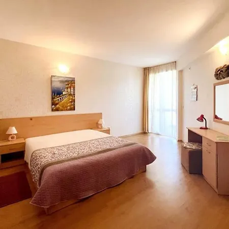 простор, панорамы и воздух в 3х комнатной квартире Ravda